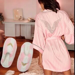 VICTORIA’S SECRET LIMITED EDITION FASHION SHOW 2025 SATIN ROBE  & SLIPPER BUNDLE